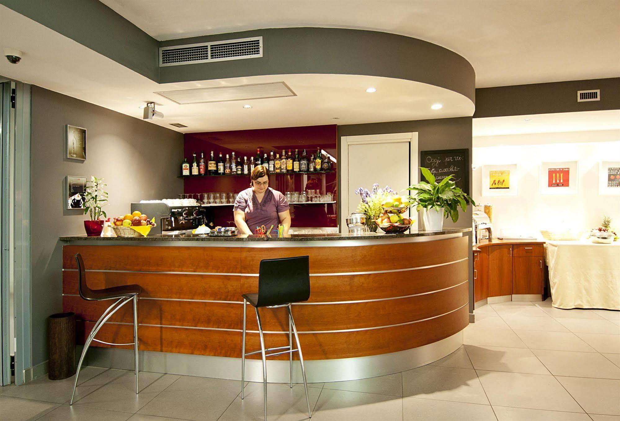 Hotel Domus Expo ปาราบิอาโก ภายนอก รูปภาพ