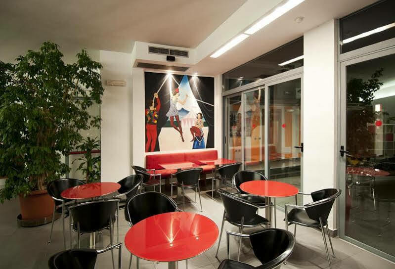 Hotel Domus Expo ปาราบิอาโก ภายนอก รูปภาพ